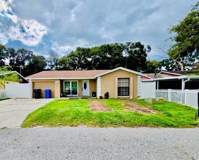 8506 Seven Coves Court, House other with 3 bedrooms, 1 bathrooms and null parking in Tampa FL | Image 1