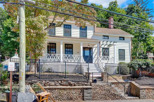 324 Woodbine Ave, Northport, NY, 11768-2827 | Card Image