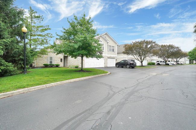 4899 Common Market Pl, Condo with 3 bedrooms, 3 bathrooms and null parking in Dublin OH | Image 4