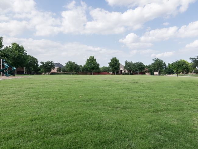 Another view of the beautiful neighborhood park/greenbelt. | Image 39