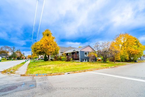 243 Ruggles Ave, Richmond Hill, ON, L4C1Y6 | Card Image