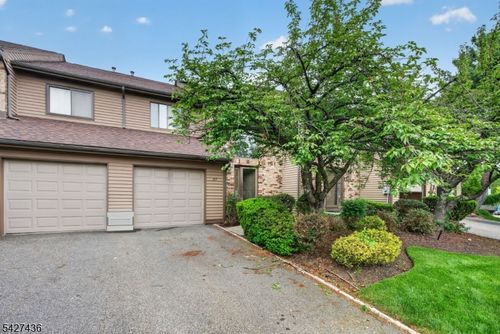 169 Castle Ridge Dr, East Hanover, NJ, 07936-3560 | Card Image