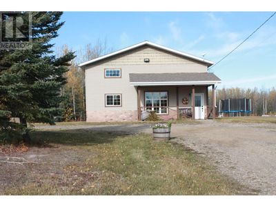 14214 250 Rd, House other with 5 bedrooms, 2 bathrooms and null parking in Peace River BC | Image 1