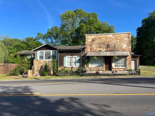 1109 Noccalula Rd, Gadsden, AL, 35904-3929 | Card Image