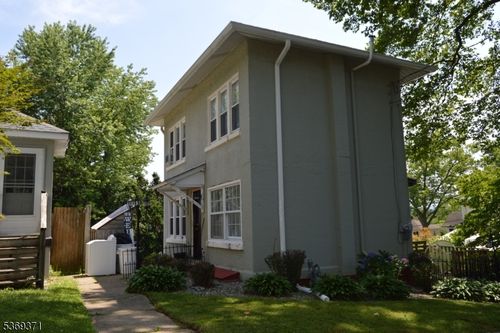 923 Hillside Rd, Phillipsburg, NJ, 08865-2716 | Card Image
