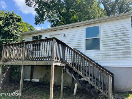 1724 Massachusetts Ave, Knoxville, TN, 37921-2691 | Card Image