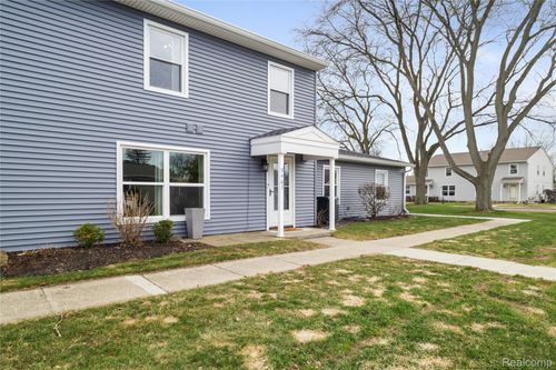9463 Parkwood N, Davison, MI, 48423-1706 | Card Image