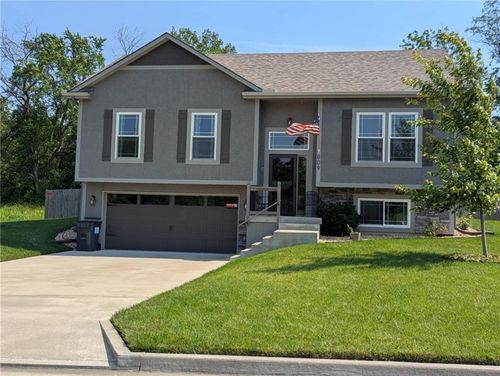 809 Nw 4th St, Oak Grove, MO, 64075 | Card Image