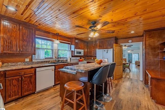 13 Park St, House other with 3 bedrooms, 3 bathrooms and null parking in Pelzer SC | Image 9