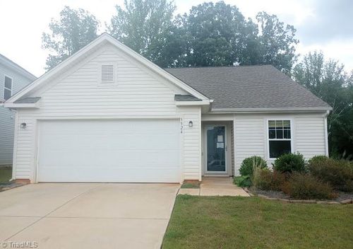 5524 Baverhof Dr, Greensboro, NC, 27405-8312 | Card Image