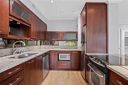 208-4550 Warwick Blvd, Kansas City, MO, 64111-4683 | Card Image