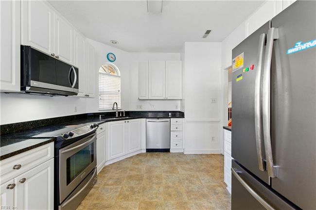 1102 Noble Walk Ct, House attached with 3 bedrooms, 3 bathrooms and null parking in Virginia Beach VA | Image 11