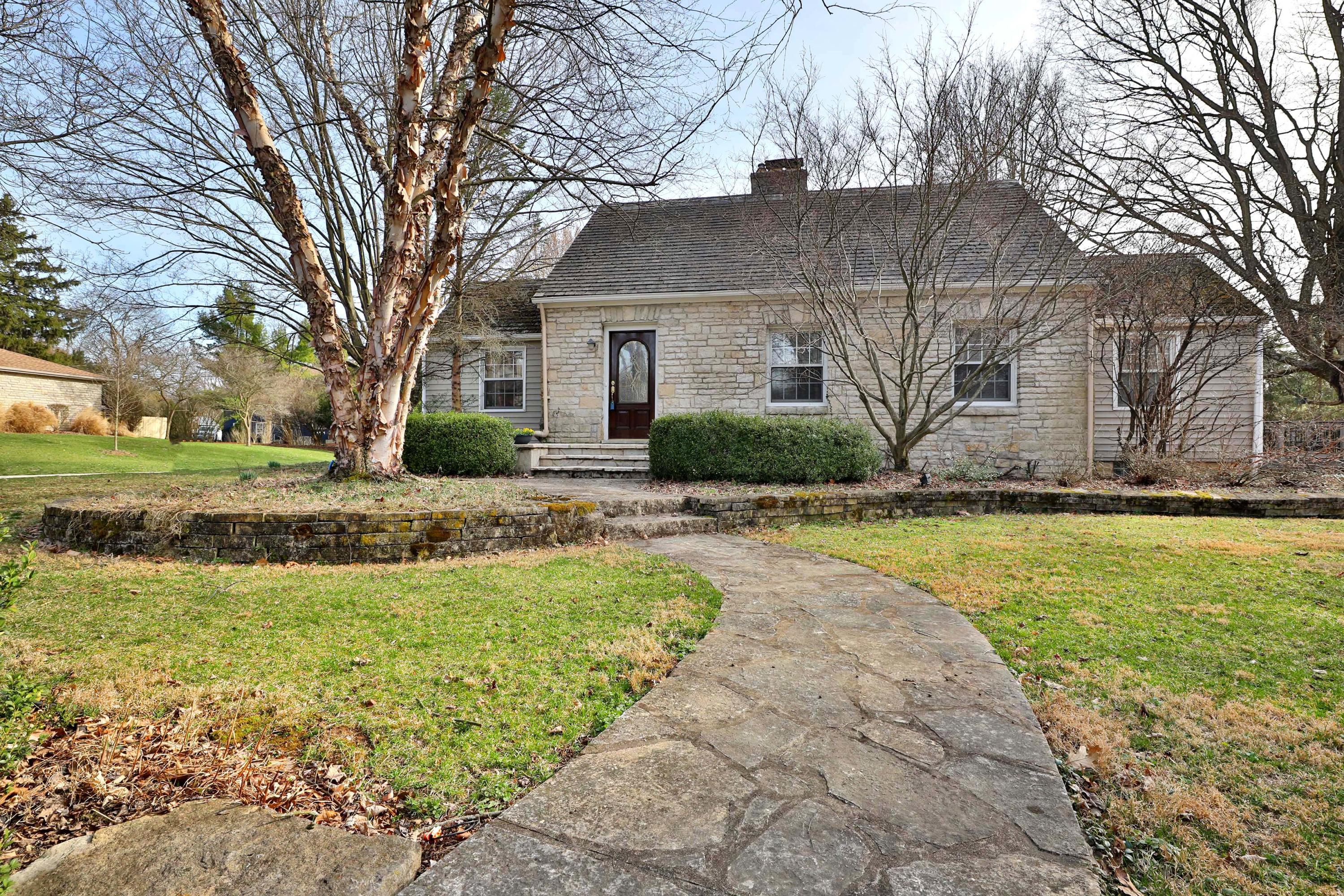 155 W Riverglen Drive, Sold in Worthington Zoocasa