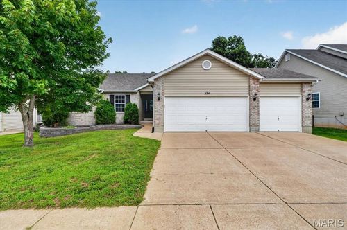 234 Romaine Spring Vw, Fenton, MO, 63026-5833 | Card Image