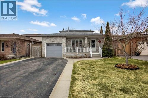 640 Acadia Dr, Hamilton, ON, L8W3V1 | Card Image