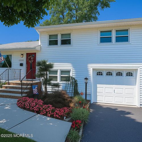 1100 Thirza Pl, Rahway, NJ, 07065-2707 | Card Image