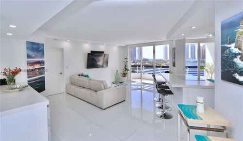 1115-3600 Mystic Pointe Dr, Aventura, FL, 33180-2561 | Card Image