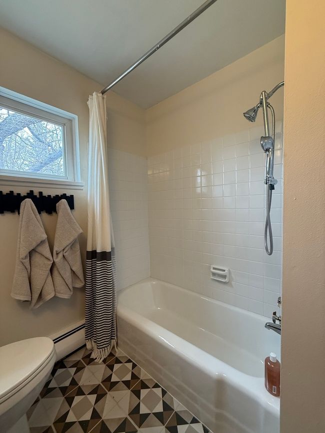 APT-8B - 124 N Whistler Ave, Condo with 2 bedrooms, 1 bathrooms and 1 parking in FREEPORT IL | Image 15
