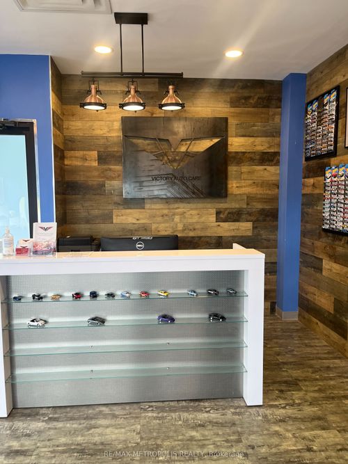 3-681 Chrislea Rd, Woodbridge, ON, L4L8A3 | Card Image