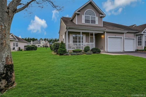 98 Scenic Lake Dr, Riverhead, NY, 11901-1864 | Card Image