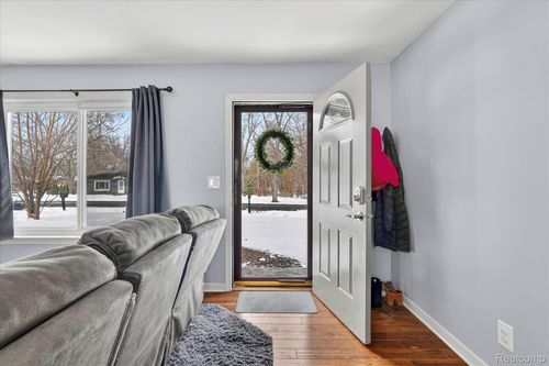 743 Dunreath St, Wolverine Lake, MI, 48390-3013 | Card Image