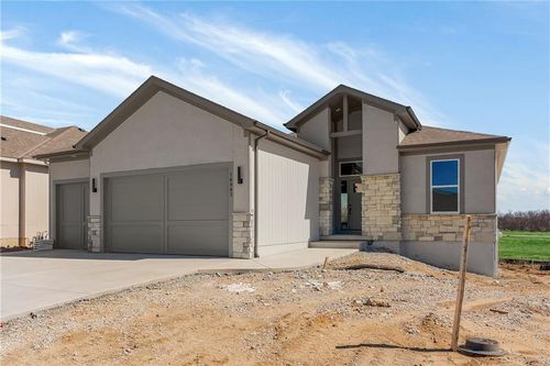 16983 S Cheshire St, Olathe, KS, 66062-7817 | Card Image