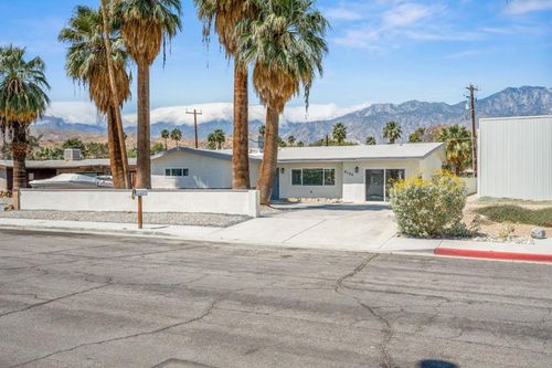 2105 Lawrence St, Palm Springs, CA, 92264-6212 | Card Image