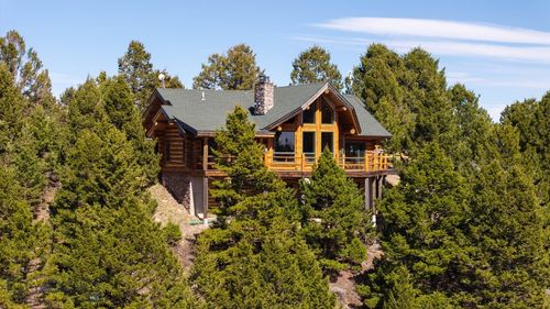 1062 Johnny Martinez Trl, Bozeman, MT, 59715-8100 | Card Image