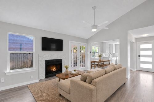 12321 Emery Oaks Rd, Austin, TX, 78758-2452 | Card Image