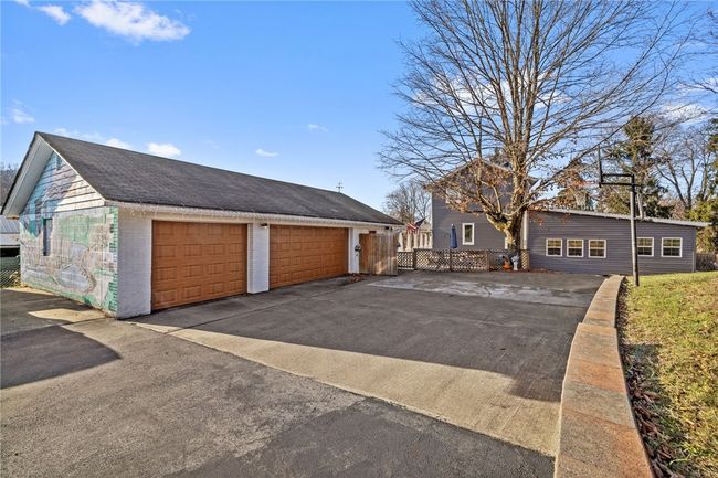 House #4 | Image 38