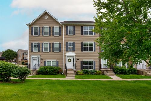928 Ne Kamies Ln, Ankeny, IA, 50021-6758 | Card Image