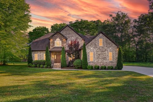 2 Knotting Hill Dr, Fayetteville, TN, 37334-7399 | Card Image