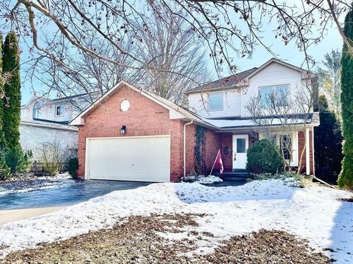 {{alt}} | Card Image