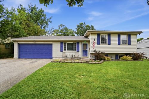 245 Grantwood Dr, West Carrollton, OH, 45449-1530 | Card Image
