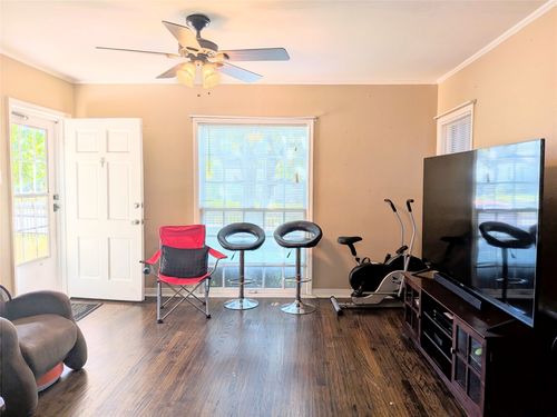 3223 Aster St, Dallas, TX, 75211-5635 | Card Image