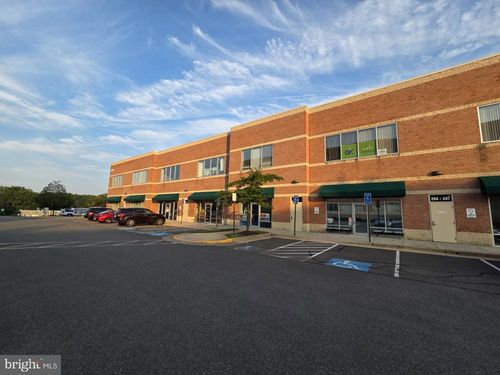 c-204-14637 Lee Hwy, CENTREVILLE, VA, 20121-5829 | Card Image