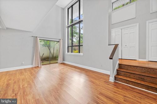 apt-b-250 Montgomery Ave, HAVERFORD, PA, 19041-1565 | Card Image