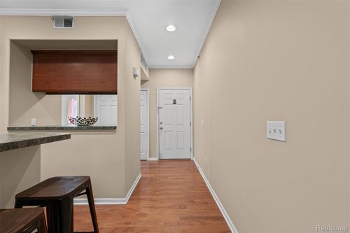 6600 Trillium Village Ln, Clarkston, MI, 48346-5203 | Card Image
