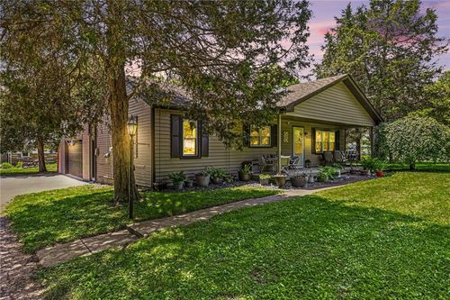 1261 Wallaby Dr, Beavercreek, OH, 45432-2821 | Card Image