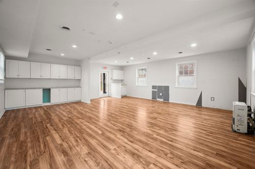 2425 Lafayette Rd, Portsmouth, NH, 03801-5975 | Card Image