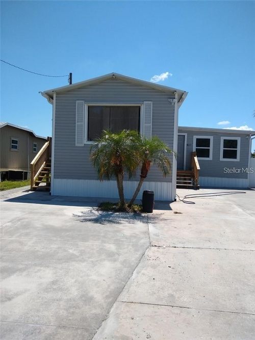 5817 Sussex Dr, TAMPA, FL, 33615-3735 | Card Image