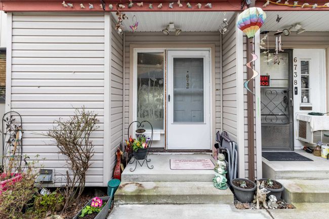 6736 Kneale Place, Townhouse with 3 bedrooms, 1 bathrooms and 1 parking in Burnaby BC | Image 1