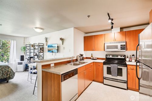 apt-507-8745 Greenwood Ave N, Seattle, WA, 98103-3651 | Card Image