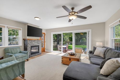 13 Oxford Pl, Madison, WI, 53704-5954 | Card Image