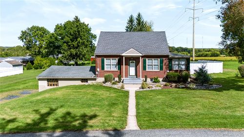 3947 Mechanicsville Rd, Whitehall, PA, 18052-3323 | Card Image