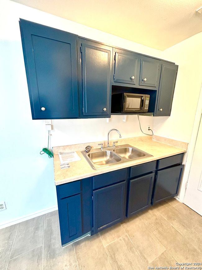 APT-5 - 643 W Summit Ave, Condo with 1 bedrooms, 1 bathrooms and null parking in San Antonio TX | Image 8