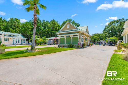 11895 Gateway Dr, Elberta, AL, 36530-4409 | Card Image
