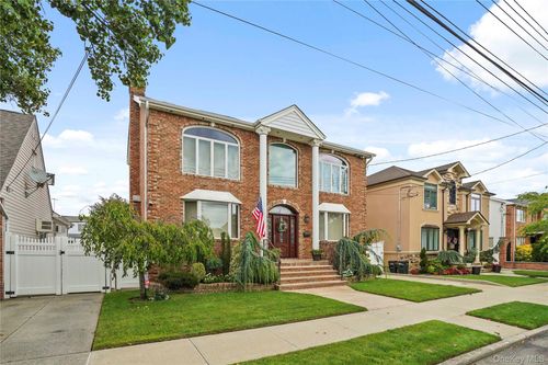 157 86th St, Howard Beach, NY, 11414-2624 | Card Image