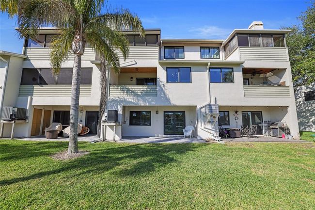 2383 Hanover Dr, Townhouse with 2 bedrooms, 3 bathrooms and null parking in DUNEDIN FL | Image 59