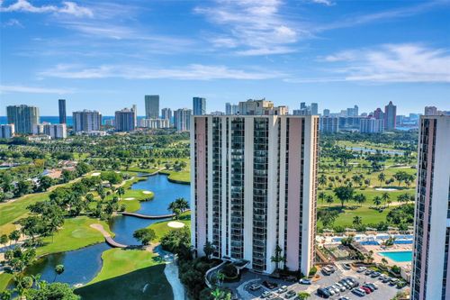 1232-20379 W Country Club Dr, Aventura, FL, 33180-1663 | Card Image